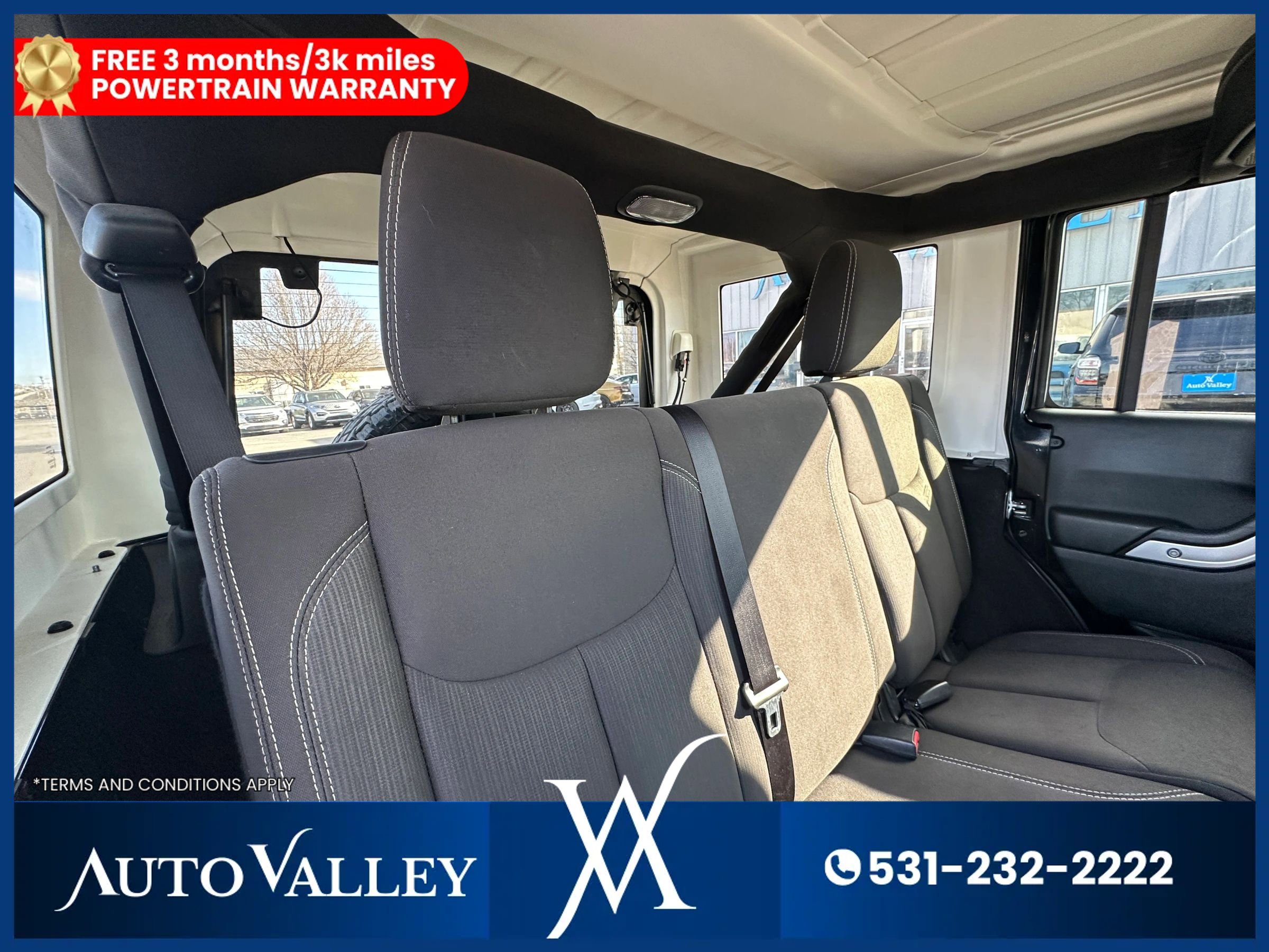 Used 2018 Jeep Wrangler Unlimited Sahara w/ Connectivity Group image 26