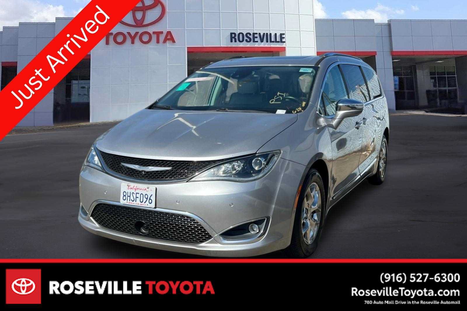 Used 2017 Chrysler Pacifica Limited w/ UConnect Theater Package FWD video 1