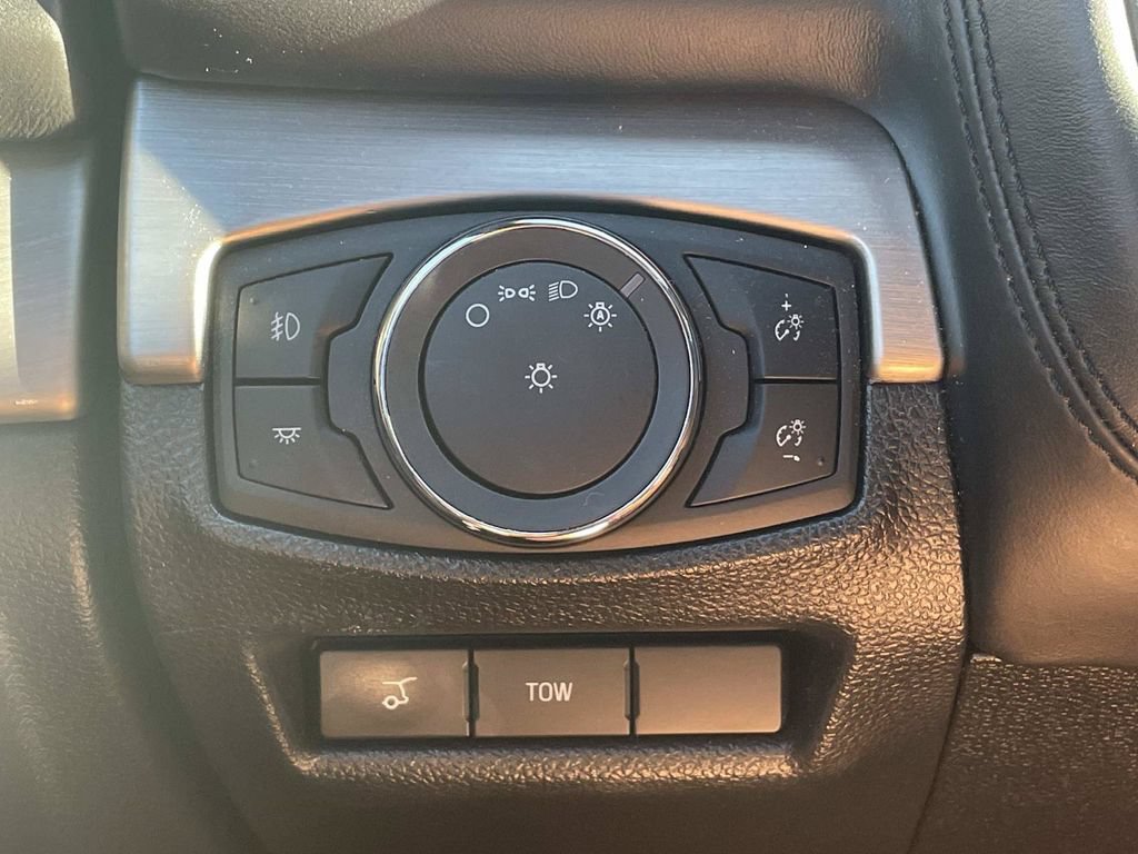 Used 2018 Ford Explorer Platinum AWD/4WD image 28