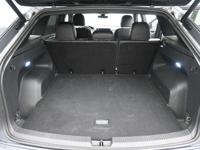 Used 2025 Volkswagen Atlas Cross Sport SE image 6