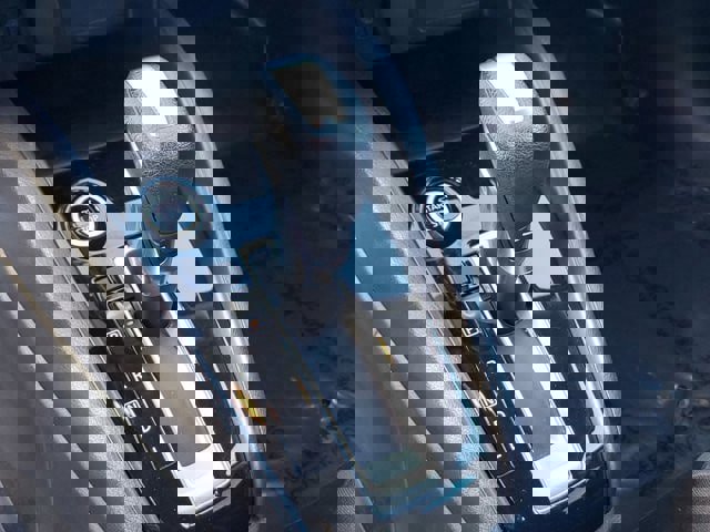 Used 2024 Nissan Versa SR w/ Trunk Package image 28