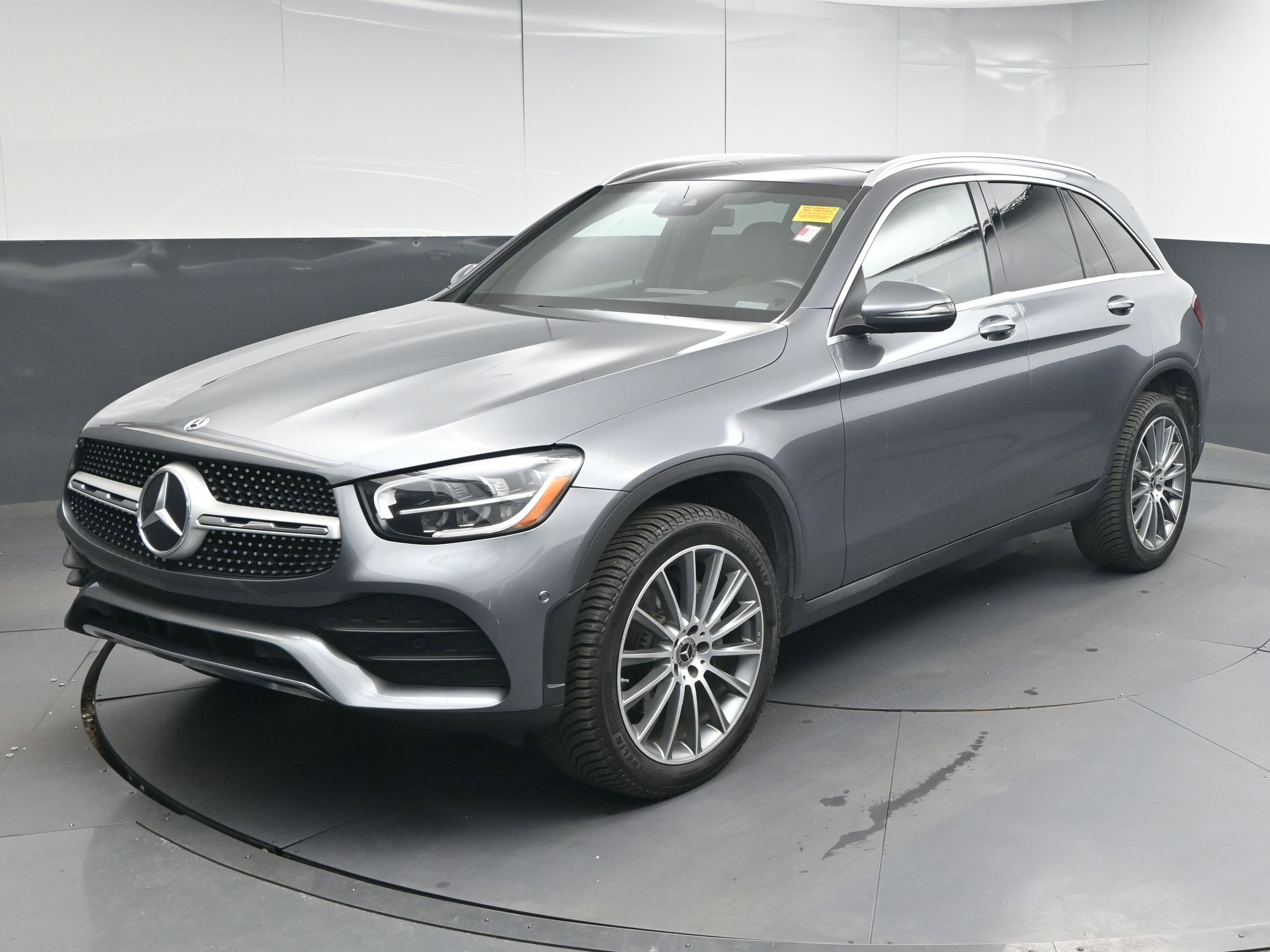 Used 2021 Mercedes-Benz GLC 300 4MATIC image 4