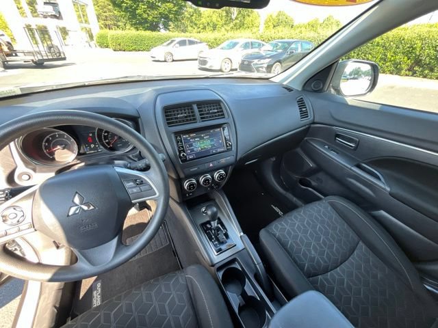 Used 2025 Mitsubishi Outlander Sport ES AWD/4WD image 28