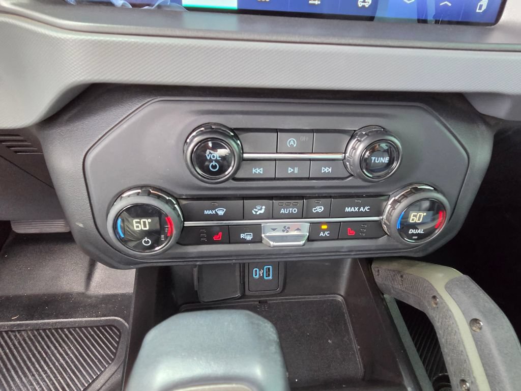 Used 2024 Ford Bronco Everglades AWD/4WD image 33