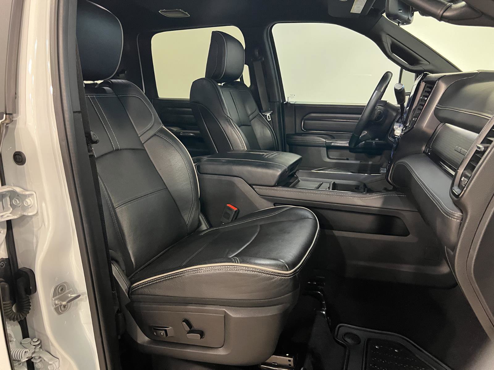 Used 2023 RAM 2500 Limited image 35