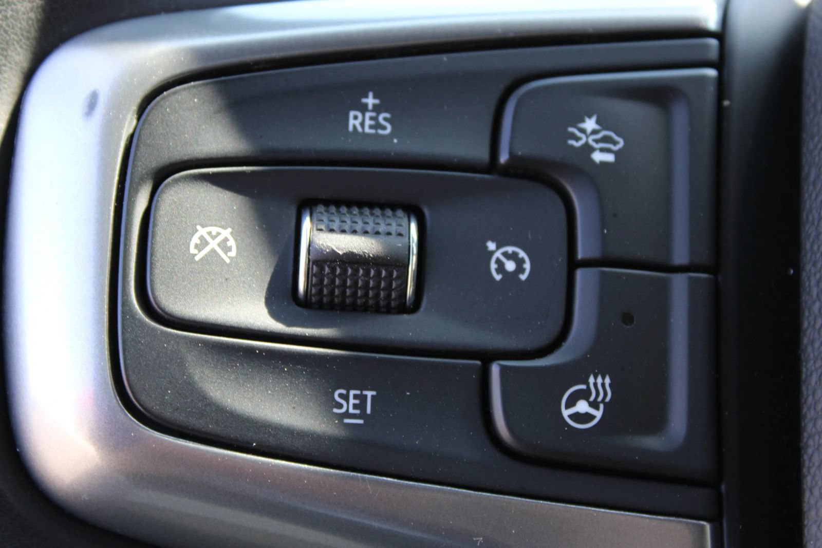 Used 2025 Chevrolet Silverado 1500 LT RWD image 16
