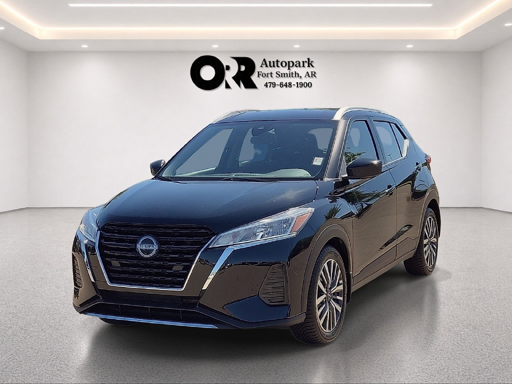 Used 2023 Nissan Kicks SV FWD image 2