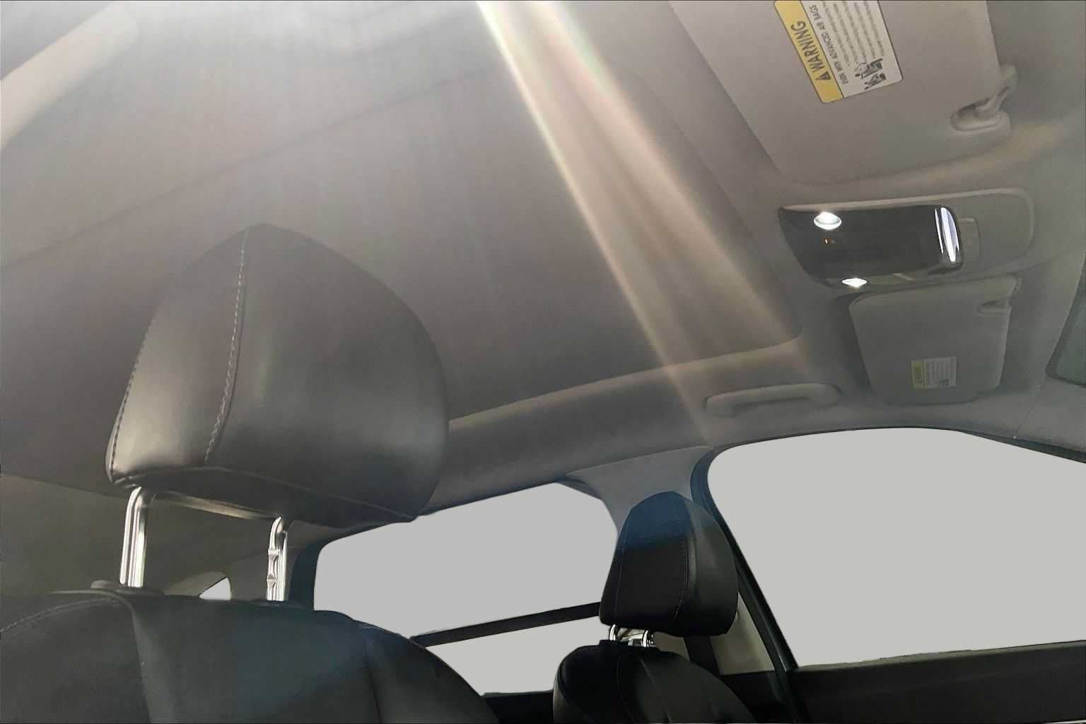 Used 2022 Kia Sorento S w/ Panoramic Sunroof Package AWD/4WD image 14