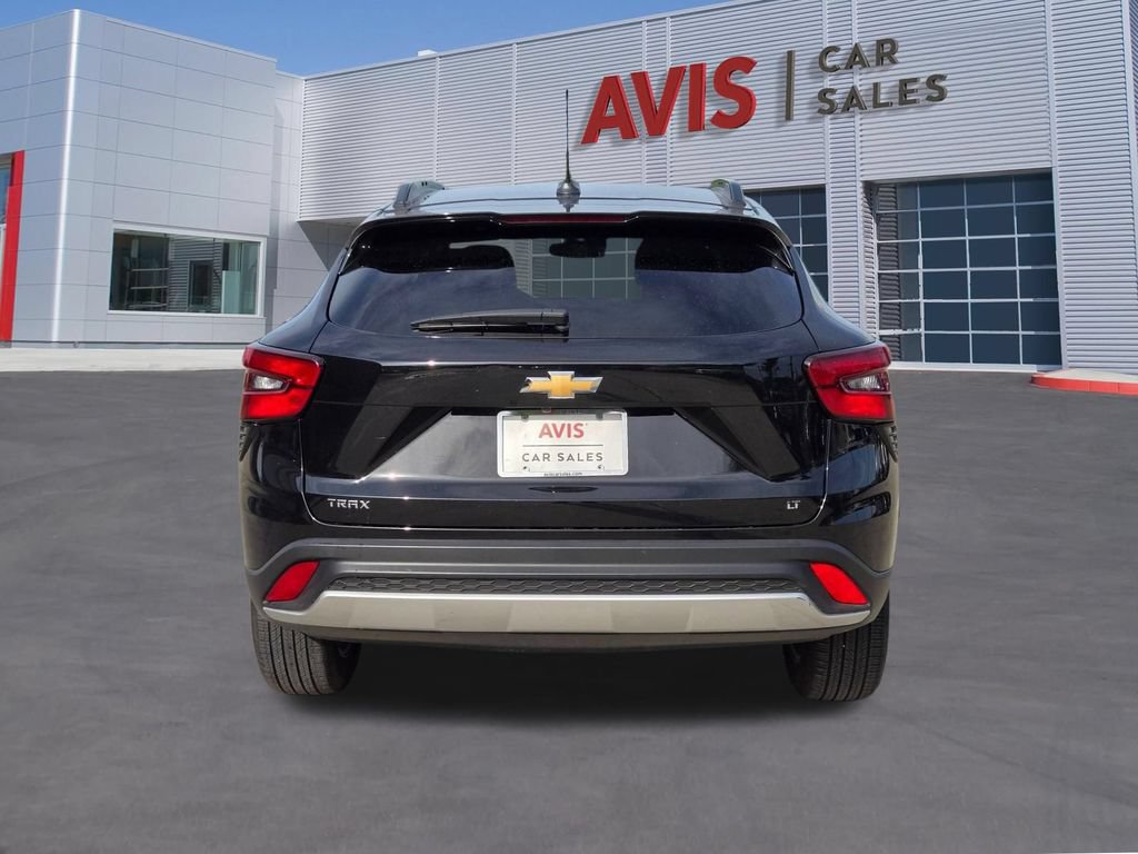Used 2025 Chevrolet Trax LT w/ LT Convenience Package FWD image 7