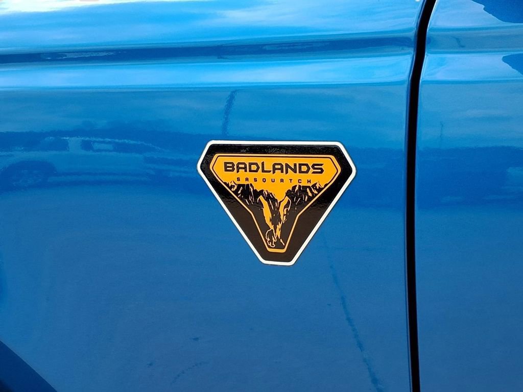 Used 2024 Ford Bronco Badlands AWD/4WD image 9