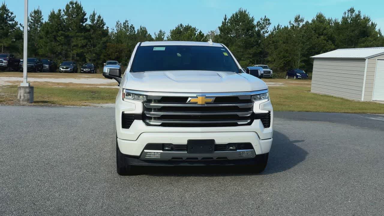 Used 2025 Chevrolet Silverado 1500 High Country AWD/4WD image 3