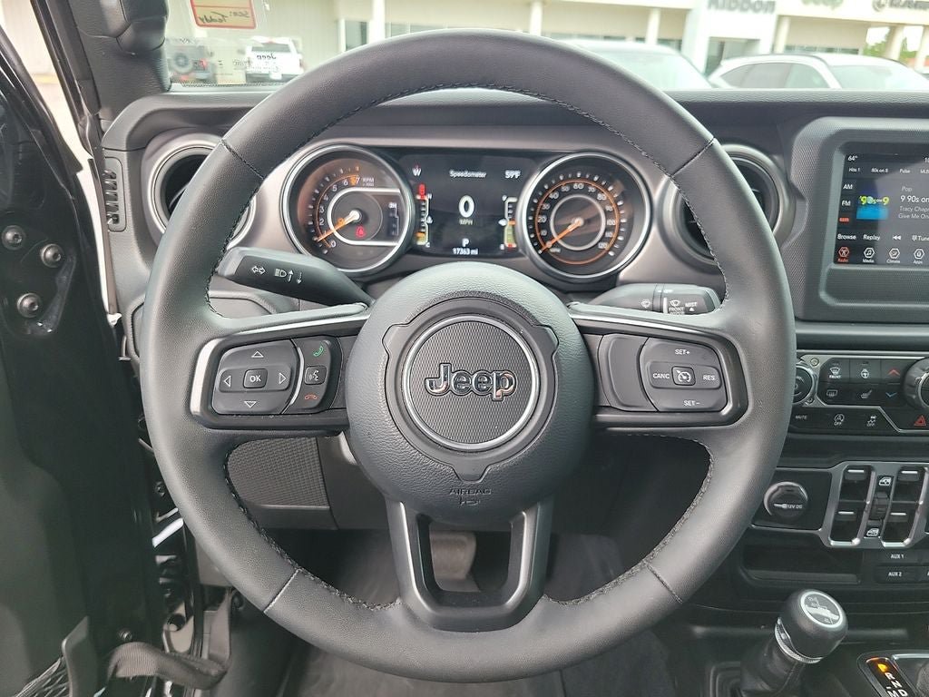 Used 2023 Jeep Gladiator Sport AWD/4WD image 19
