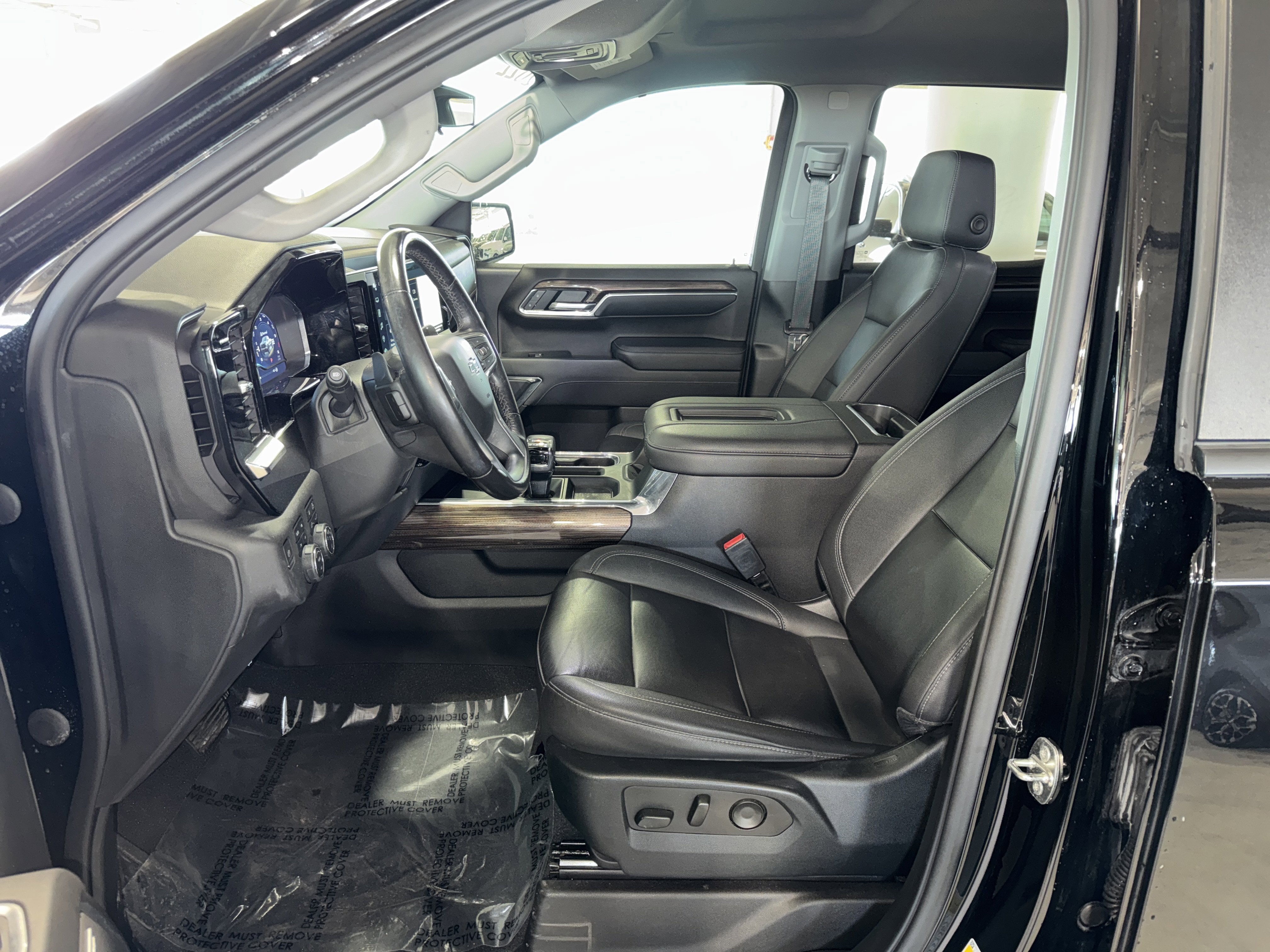 Used 2022 Chevrolet Silverado 1500 LT Trail Boss w/ LT Trail Boss Premium Package image 18