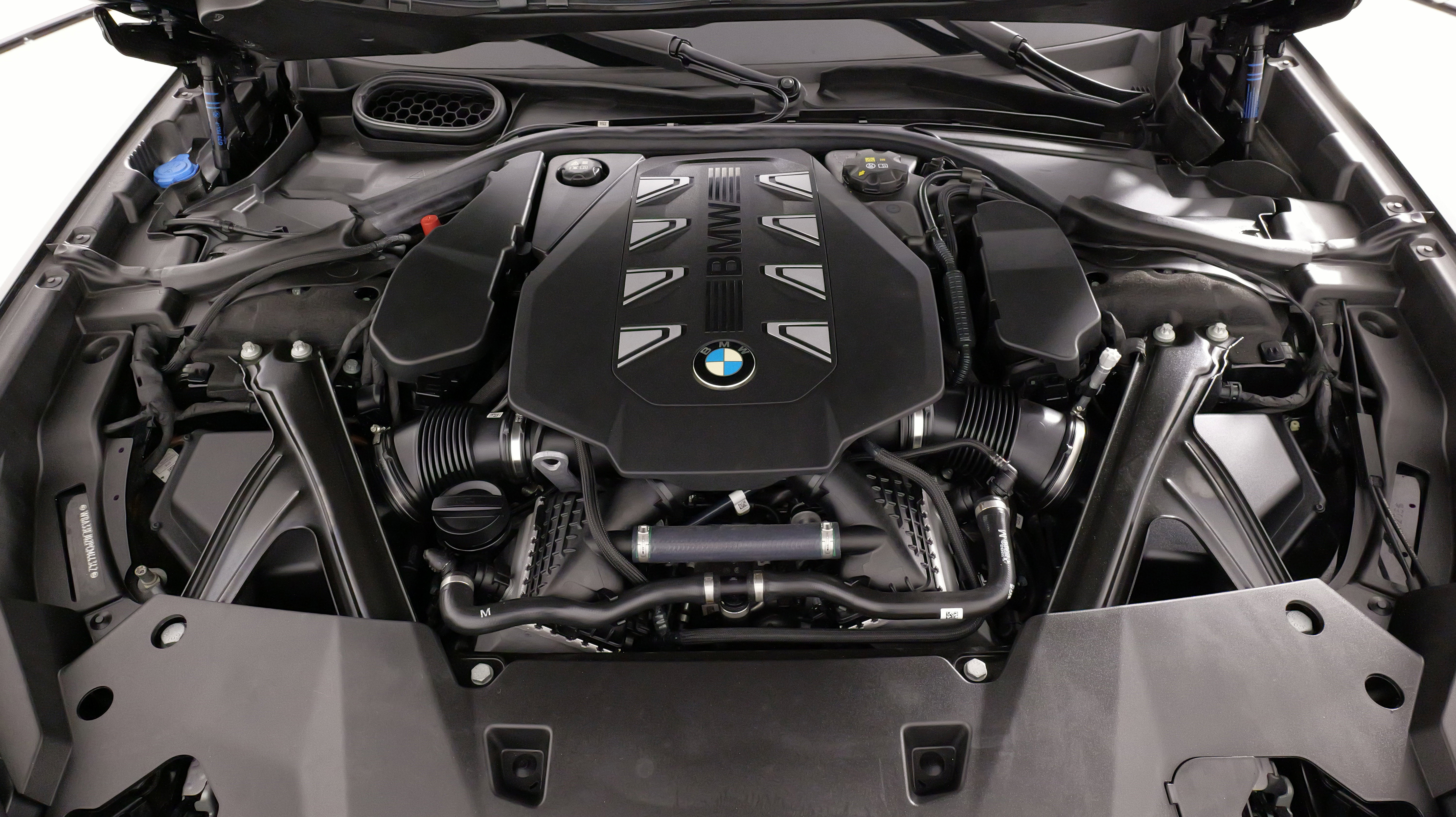 Used 2023 BMW 760i xDrive AWD/4WD image 61