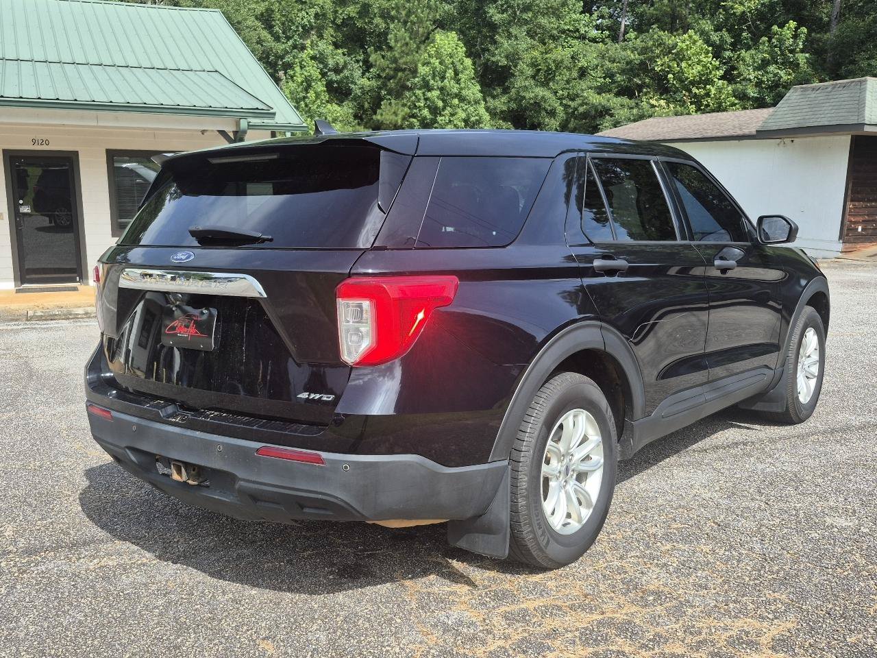 Used 2021 Ford Explorer 4WD w/ Class III Trailer Tow Package image 8