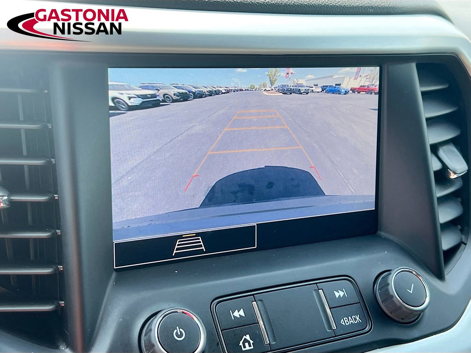 Used 2023 GMC Acadia SLE w/ Driver Convenience Package image 18