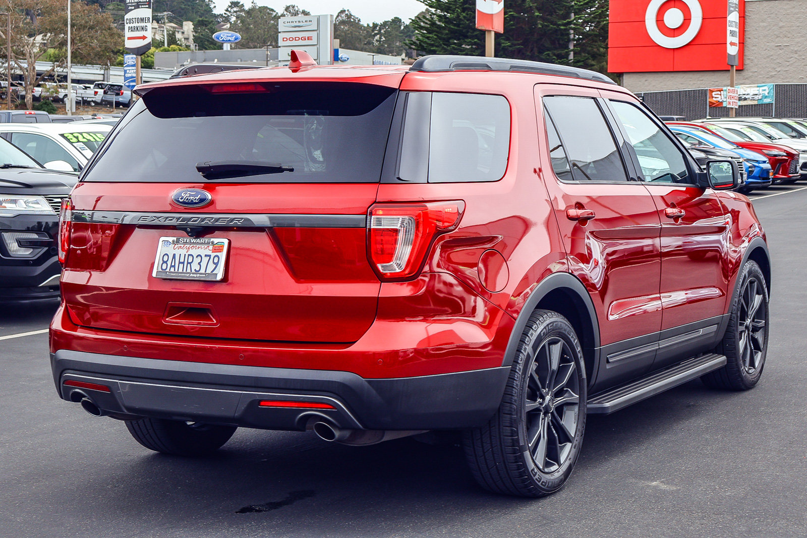 Used 2017 Ford Explorer XLT w/ Equipment Group 202A FWD image 21