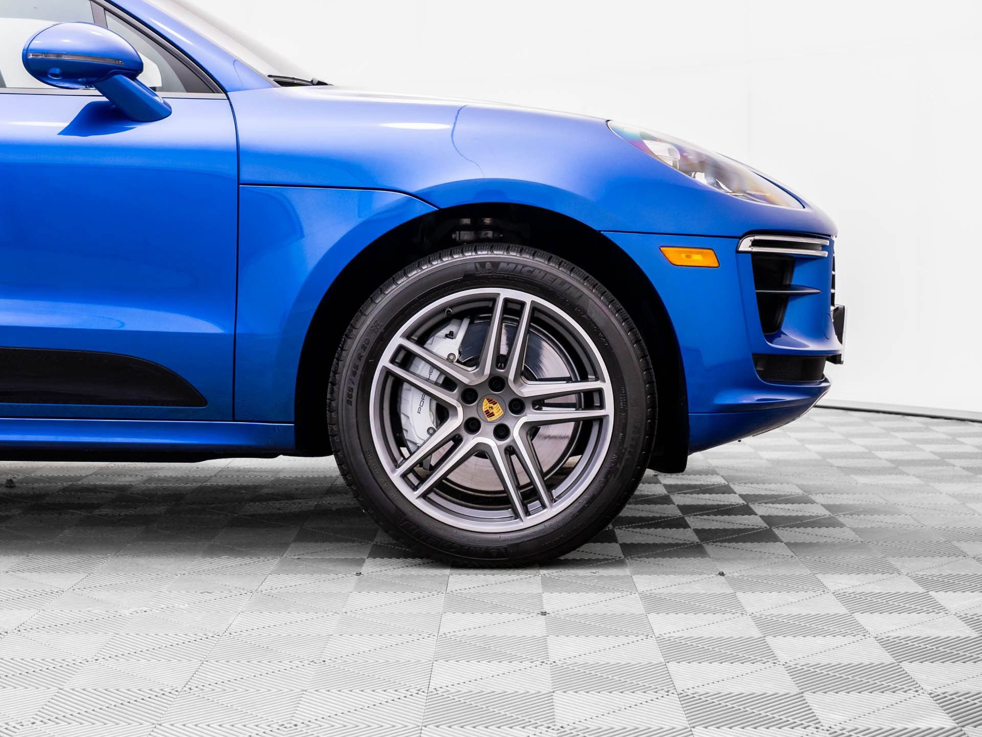 Certified 2021 Porsche Macan Turbo image 35
