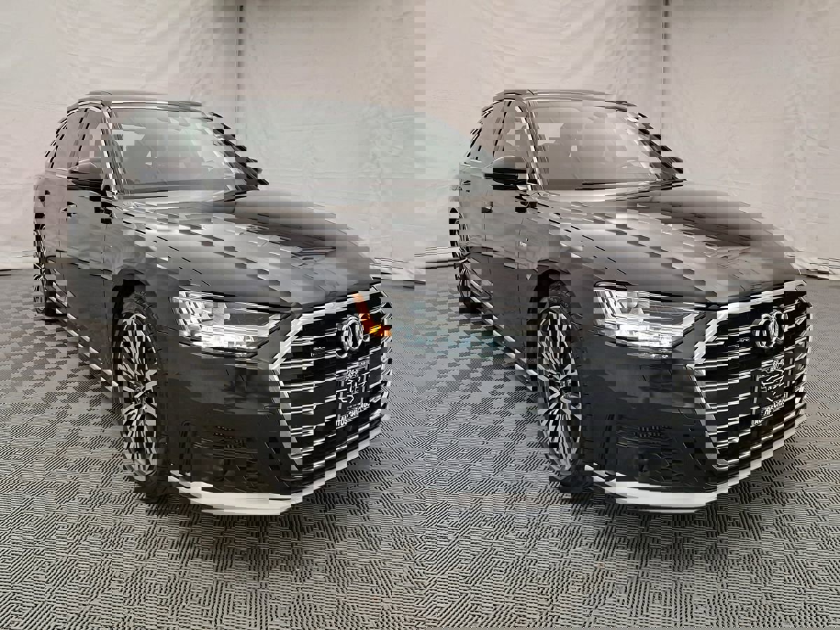 Used 2021 Audi A8 L 4.0T w/ Executive Plus Package image 3