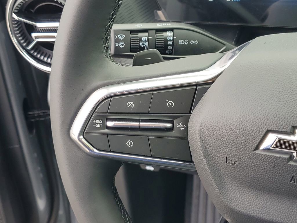 New 2026 Chevrolet Equinox LT w/ Midnight Edition FWD image 22