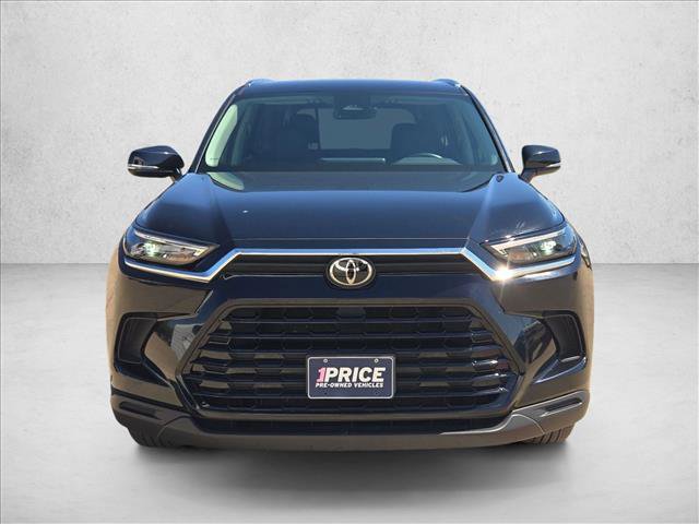 Used 2025 Toyota Grand Highlander AWD image 2