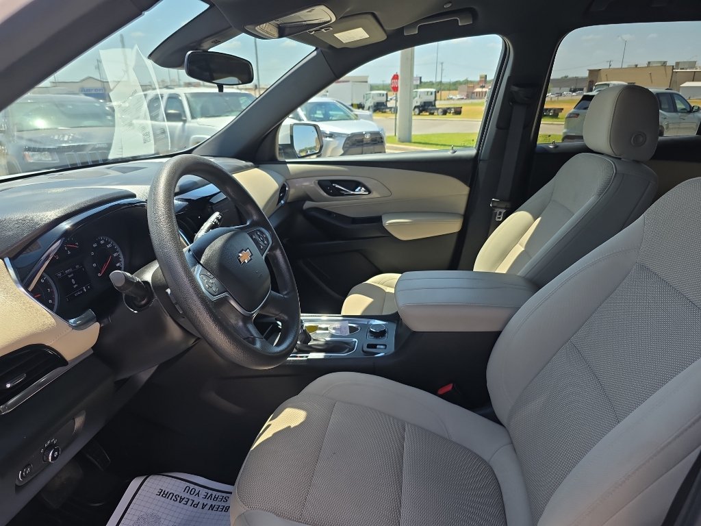 Certified 2023 Chevrolet Traverse LS w/ Safety Package FWD image 6