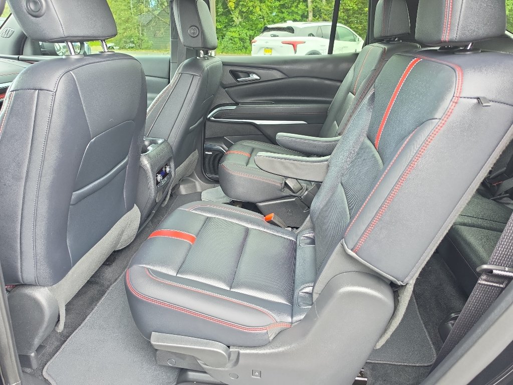 Certified 2024 Chevrolet Traverse RS FWD image 19