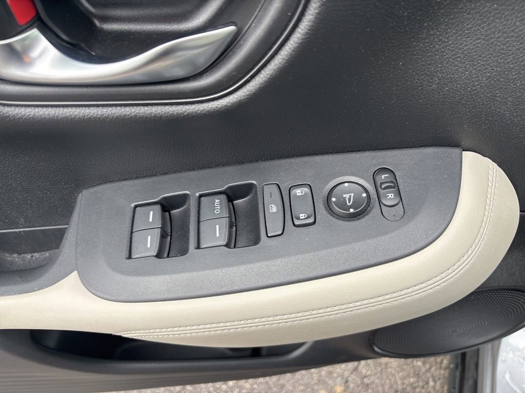 Used 2023 Honda HR-V LX image 16