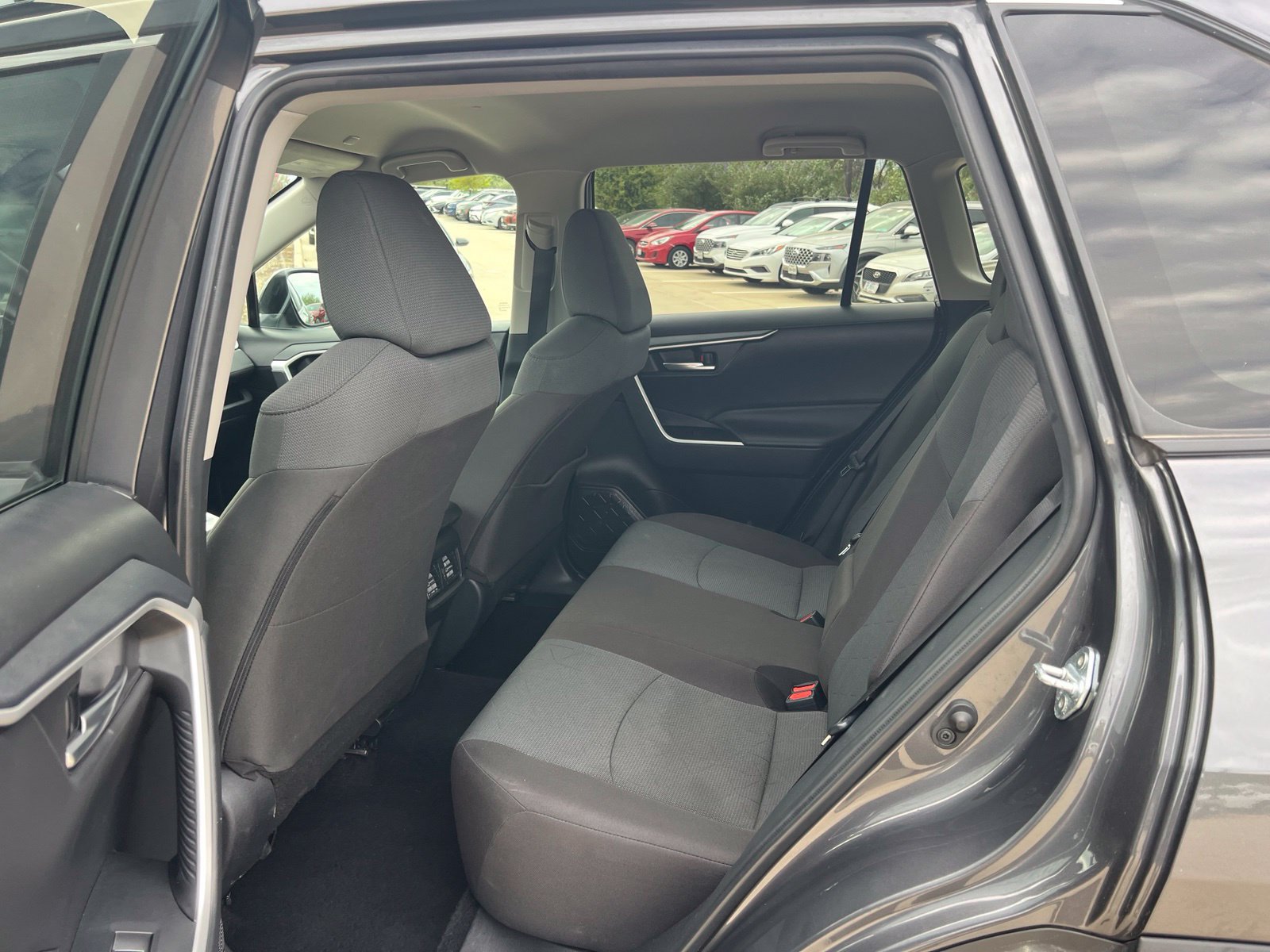 Used 2025 Toyota RAV4 XLE FWD image 17