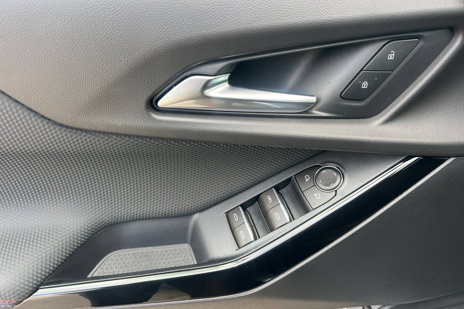 New 2026 Chevrolet Equinox RS AWD/4WD image 8