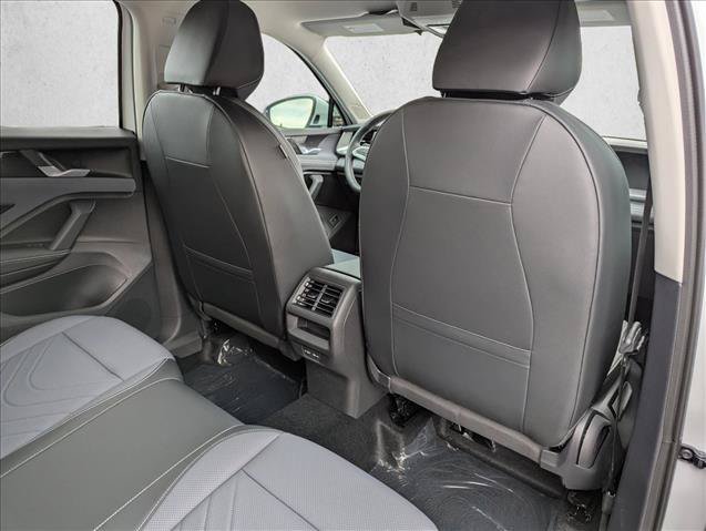 New 2026 Volkswagen Tiguan SE FWD image 28