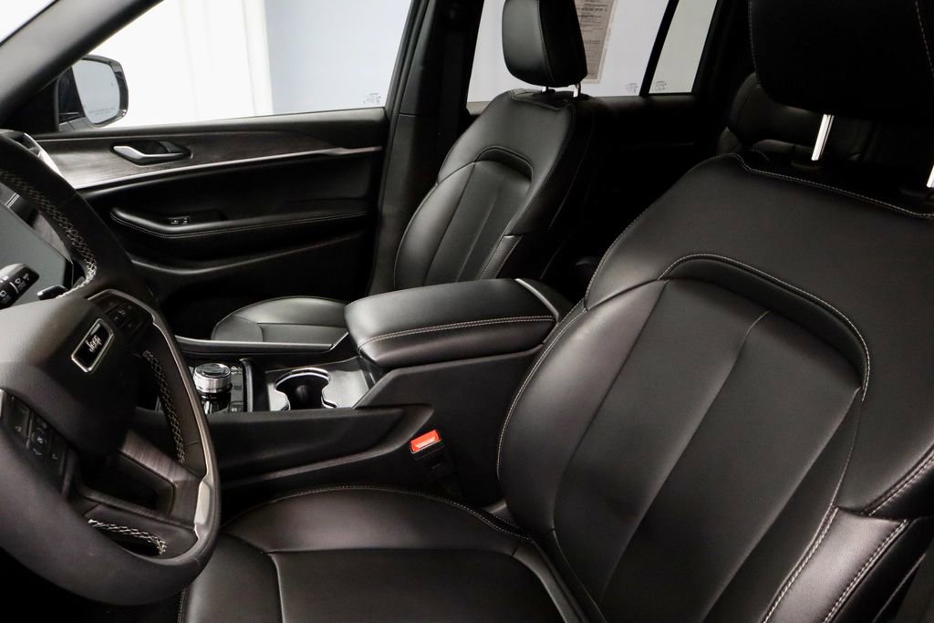 Used 2025 Jeep Grand Cherokee Limited 4xe image 25