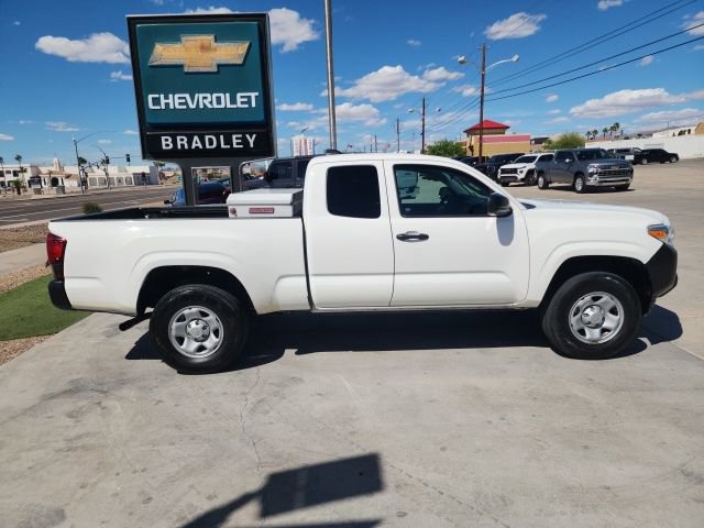 Used 2022 Toyota Tacoma SR image 3