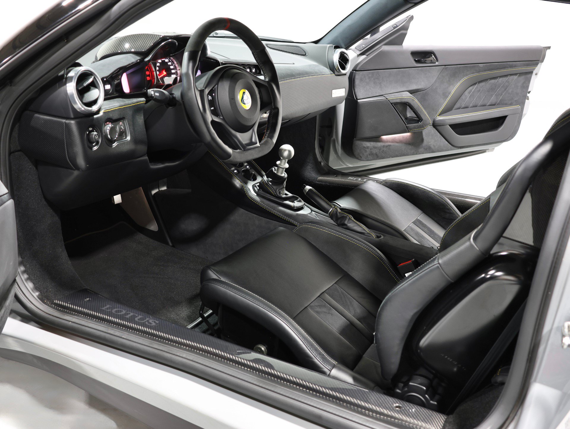 Used 2020 Lotus Evora RWD image 3