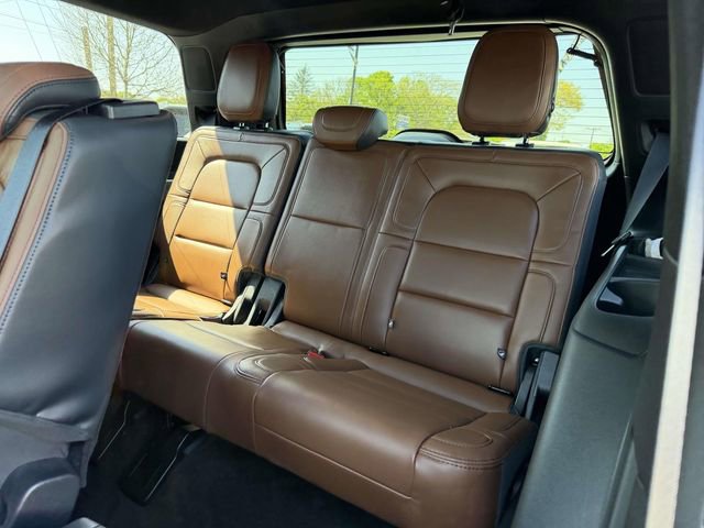 Certified 2023 Lincoln Navigator Reserve AWD/4WD image 12