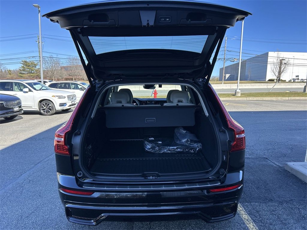 Used 2025 Volvo XC60 T8 Core w/ Protection Package Premier image 17