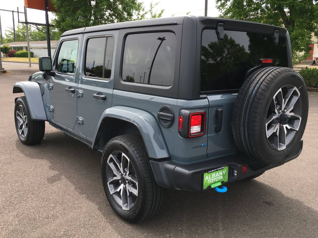 Used 2024 Jeep Wrangler Unlimited AWD/4WD image 5