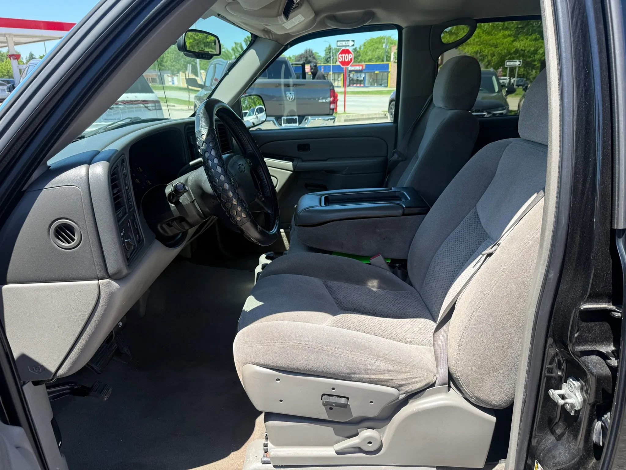 Used 2005 Chevrolet Avalanche Z71 w/ Preferred Equipment Group AWD/4WD image 19