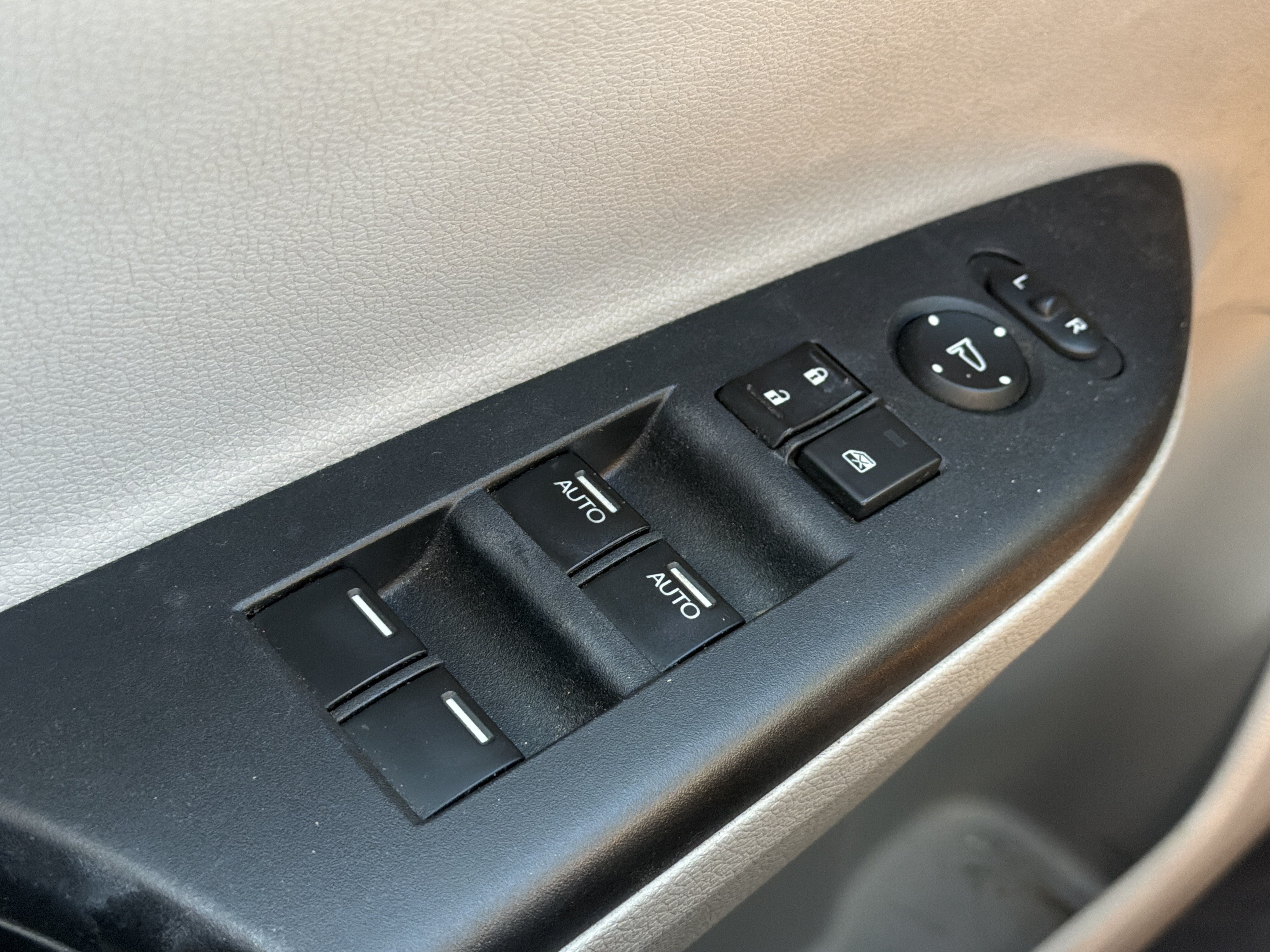 Used 2014 Honda Accord EX-L image 18