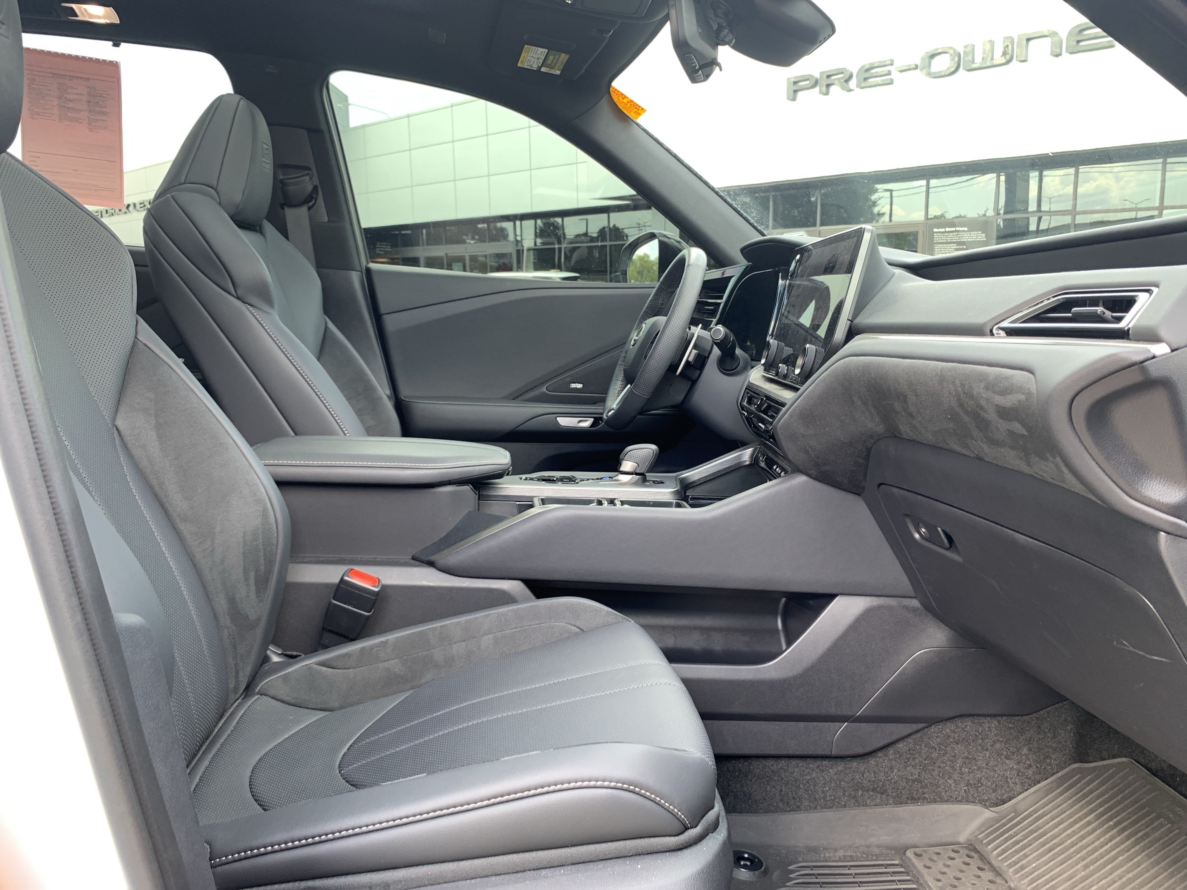 Certified 2026 Lexus TX 500h AWD w/ Technology Package image 35
