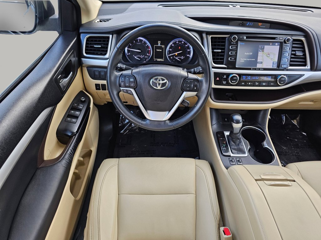 Used 2016 Toyota Highlander XLE image 3