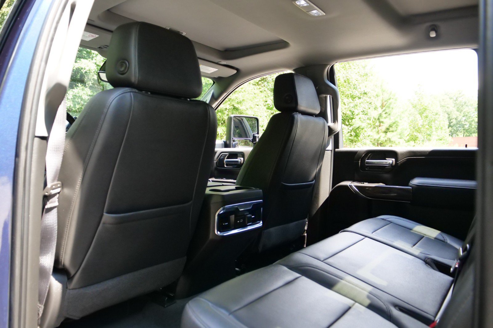 Used 2022 Chevrolet Silverado 2500 LTZ w/ LTZ Plus Package AWD/4WD image 36