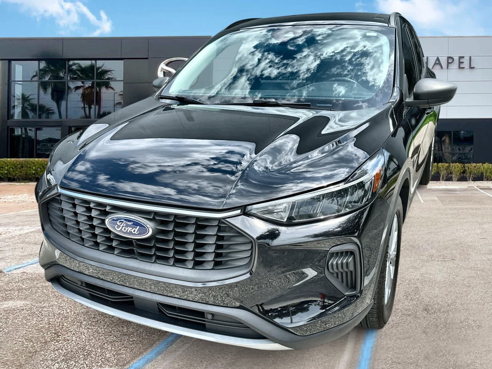 Used 2023 Ford Escape Active w/ Tech Pack #1 FWD image 1