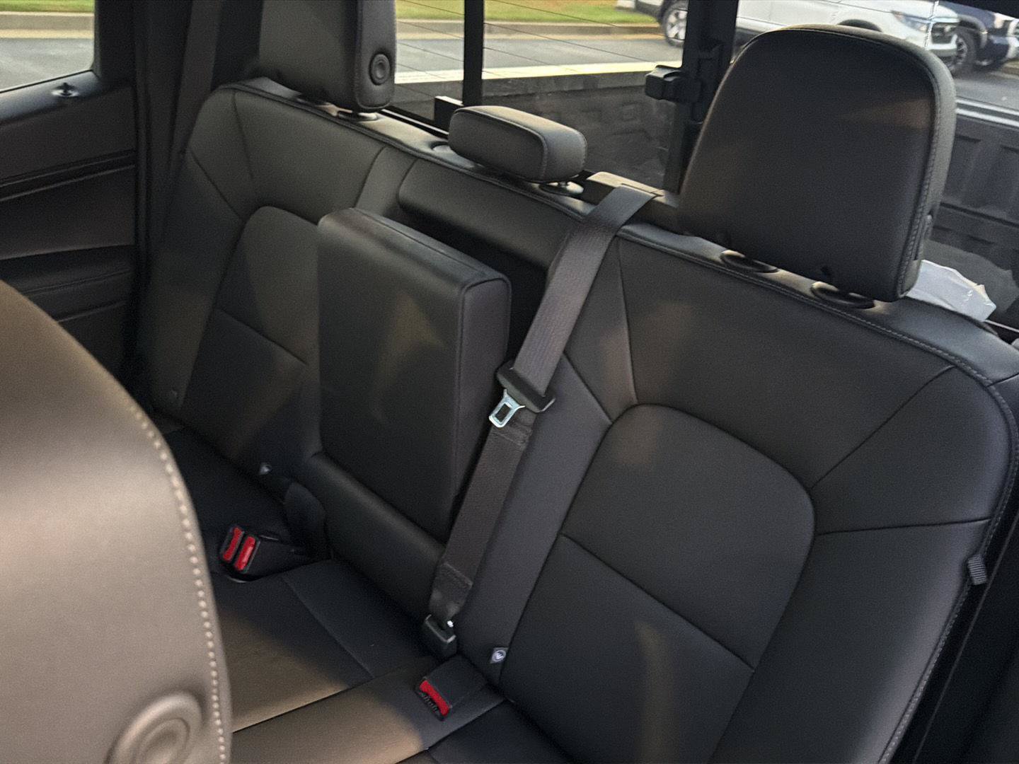 Used 2023 Chevrolet Colorado LT w/ LT Convenience Package III AWD/4WD image 31