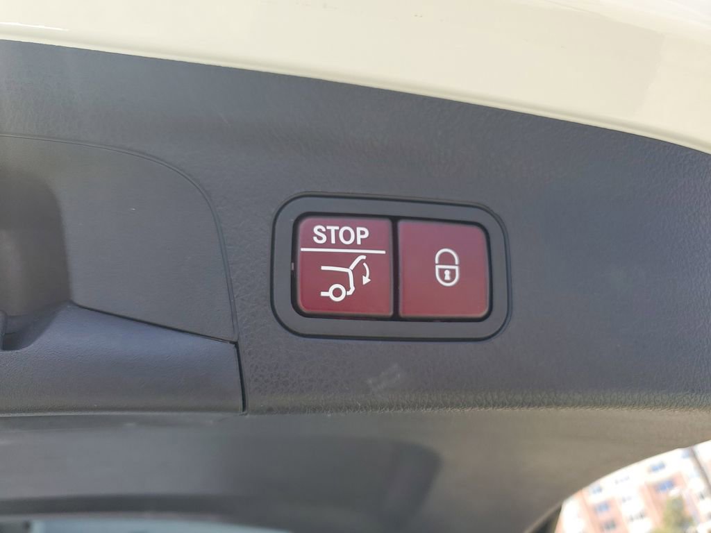 Used 2022 Mercedes-Benz GLE 350 4MATIC image 11