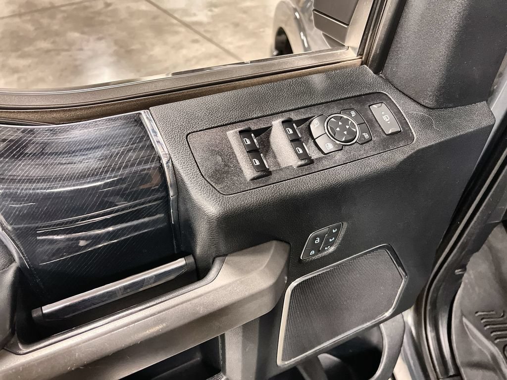 Used 2021 Ford F250 Platinum w/ Tremor Off-Road Package AWD/4WD image 15