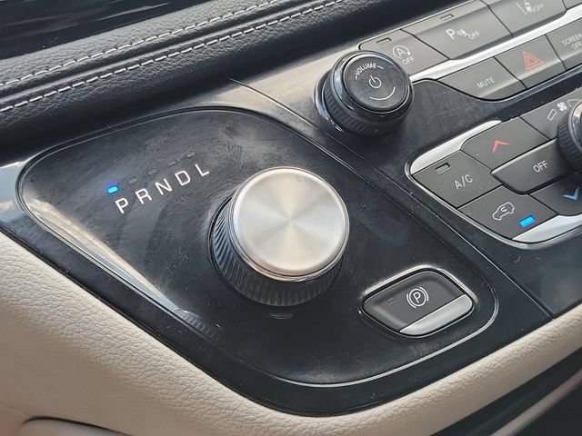 Used 2023 Chrysler Pacifica Limited FWD image 18