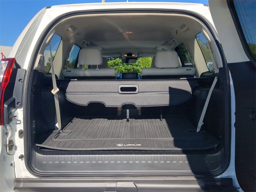 Used 2022 Lexus GX 460 Luxury w/ Sport Design Package image 14