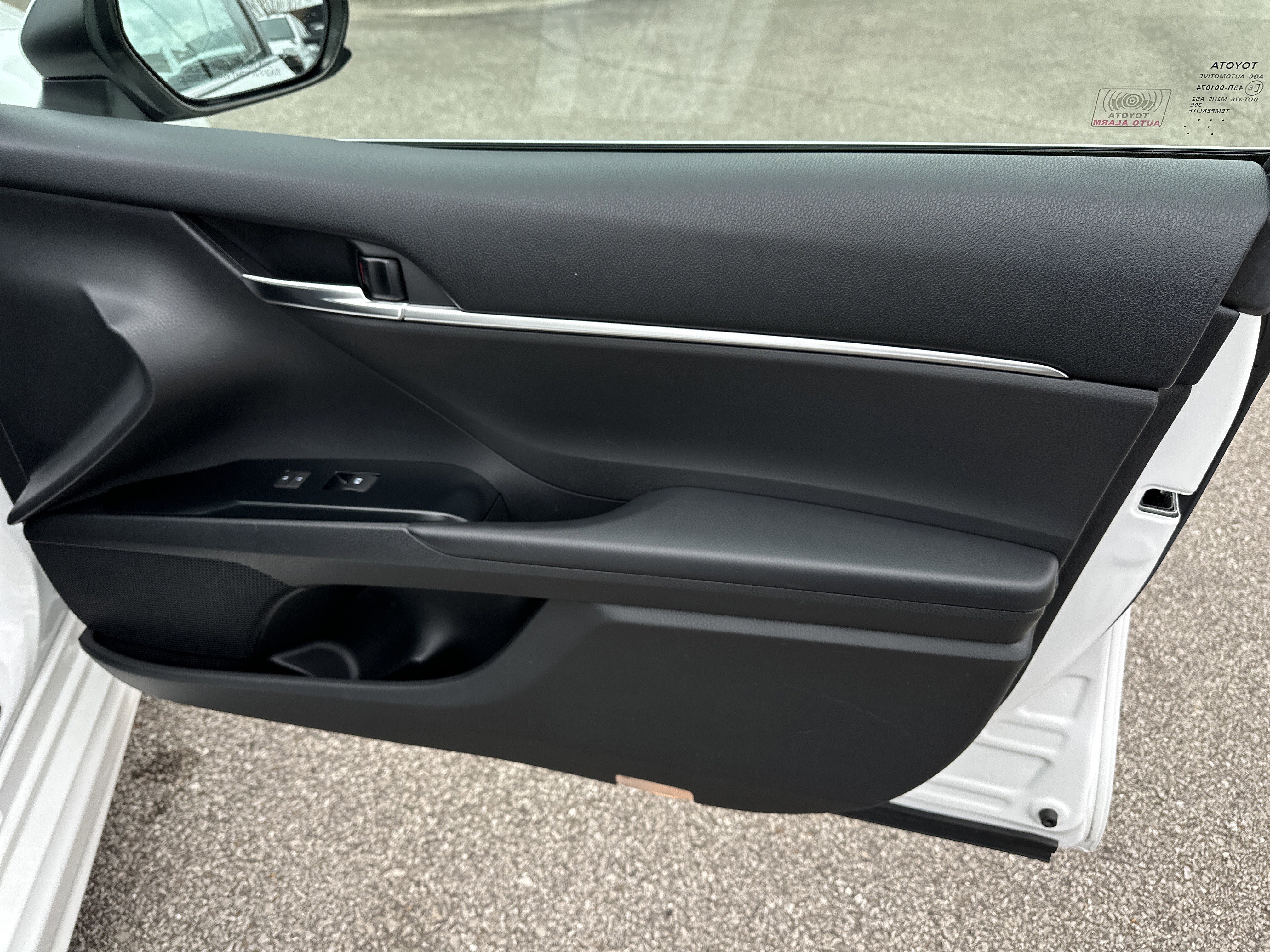 Used 2018 Toyota Camry SE image 15