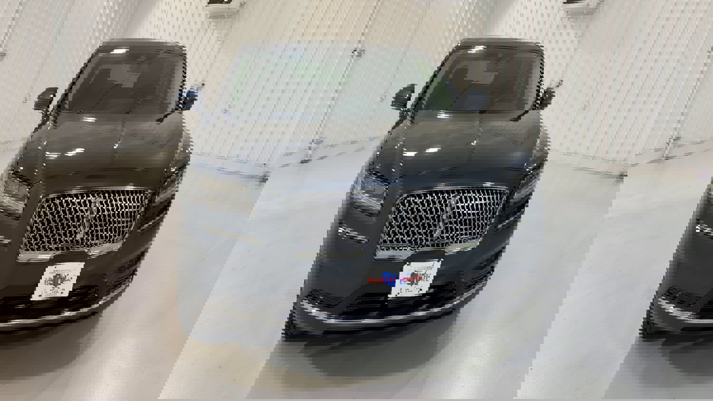 Used 2022 Lincoln Nautilus Reserve image 4